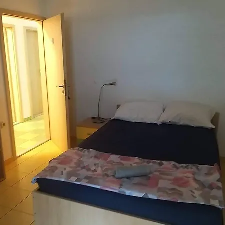 Deluxe Sarote 스플리트